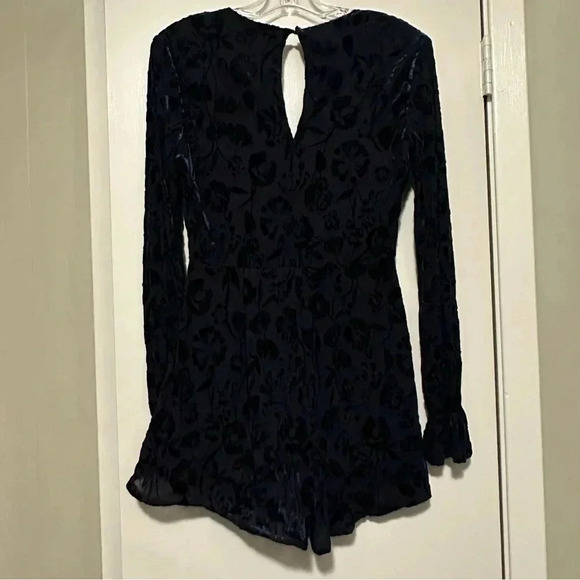 Lush blue velvet romper long bell sleeve medium v neck burnout - Picture 4 of 9